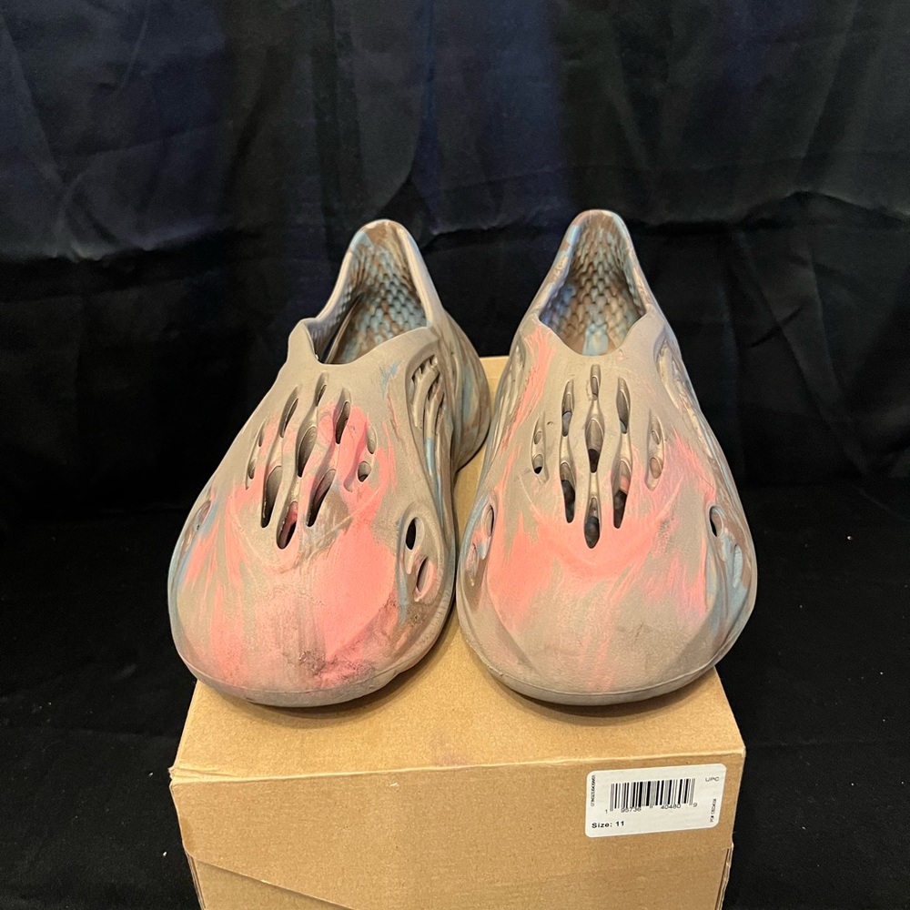 Foam runner - image 1